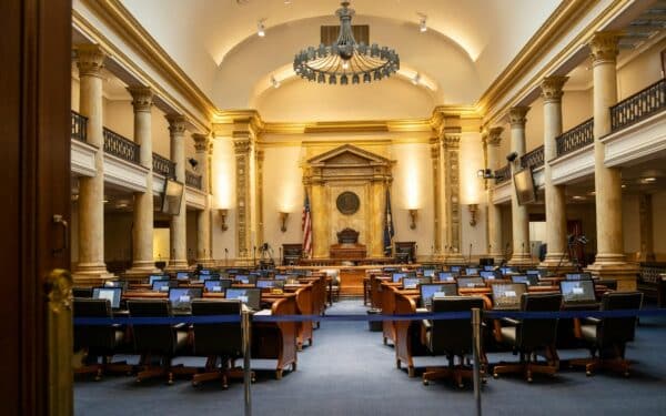 Valstybės tarnybos atlyginimų reforma: ką žada nauja sistema ir kaip ji palies tarnautojus bei mokesčių mokėtojus