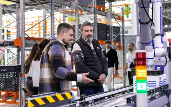 Automatizacija sandėliuose ir biuruose: kaip įmonės perkuria darbą, atlyginimus ir darbuotojų lūkesčius