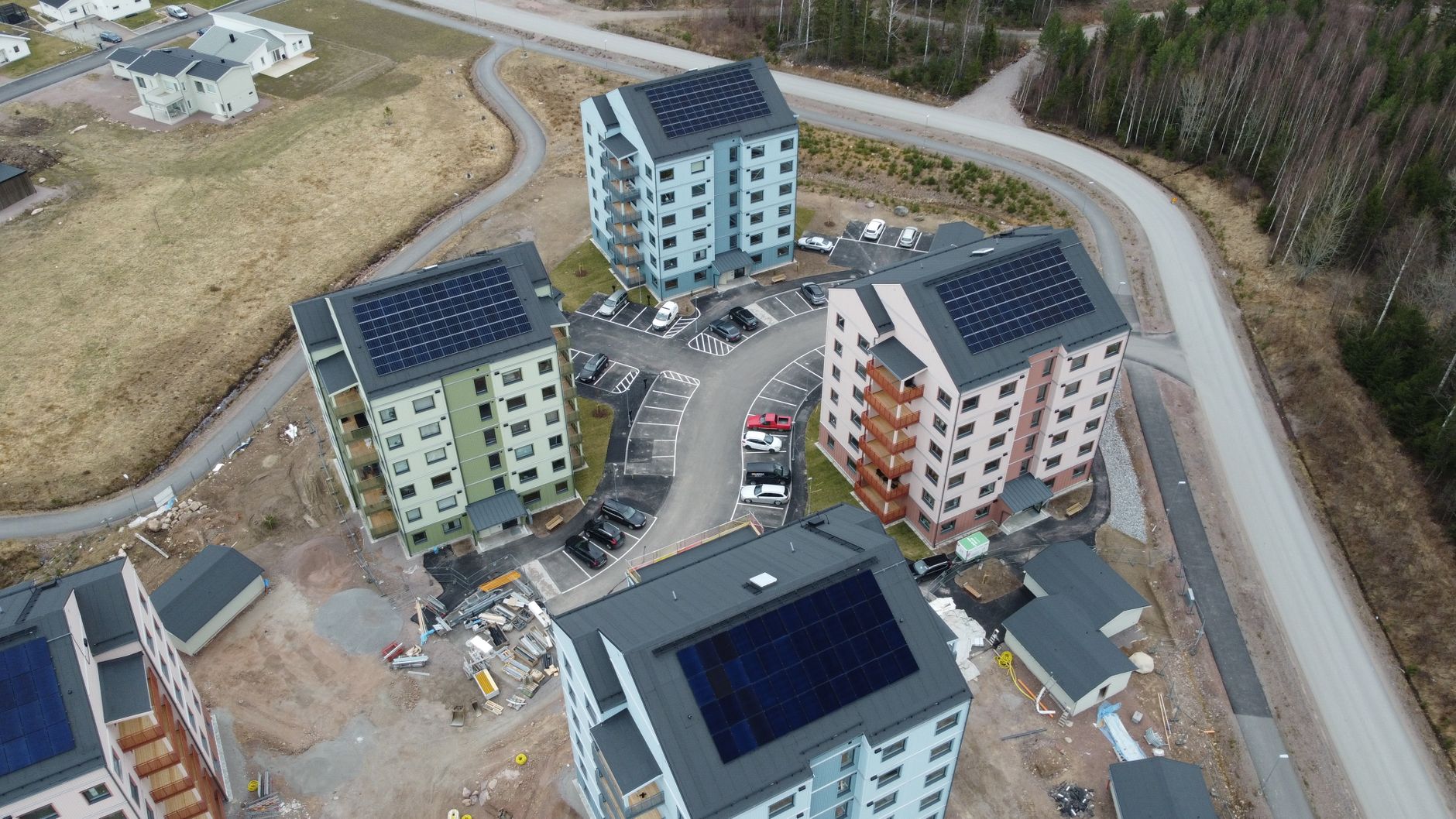 Energetiškai efektyvūs daugiabučiai: kokie sprendimai mažina sąskaitas ir didina butų vertę
