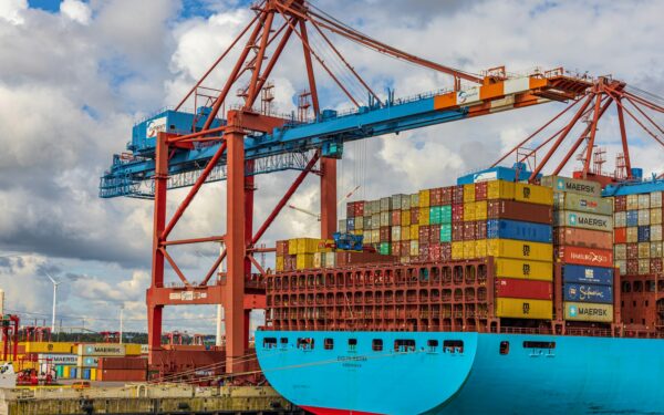 Kaip logistikos sutrikimai keičia importo kainas: ko tikėtis mažmenininkams ir vartotojams Lietuvoje