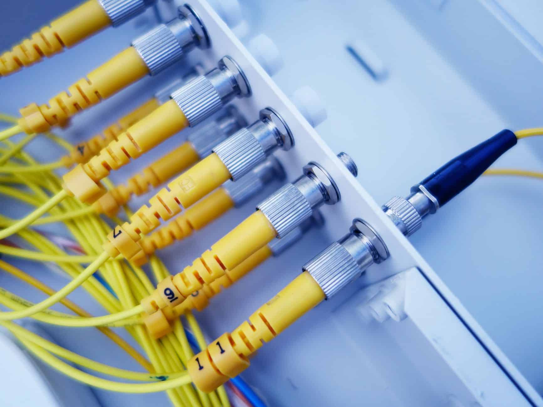Kas yra šviesolaidinis internetas iki namų durų: kuo skiriasi FTTH, FTTB ir VDSL ir ką rinktis Lietuvoje