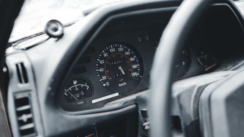 Kelionės automobiliu brangsta: kaip protingai planuoti kuro biudžetą ir maršrutus Lietuvoje