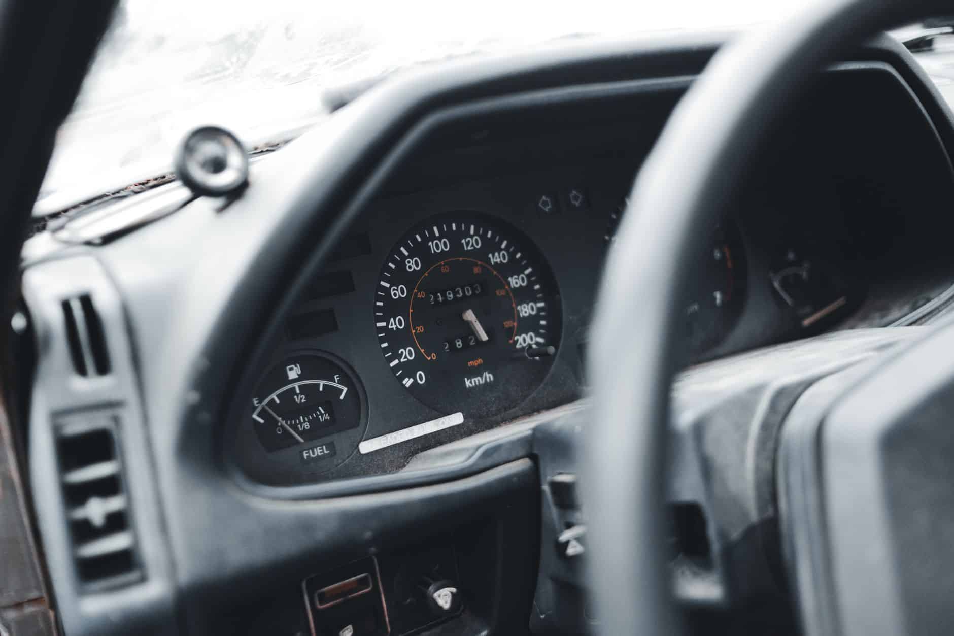 Kelionės automobiliu brangsta: kaip protingai planuoti kuro biudžetą ir maršrutus Lietuvoje