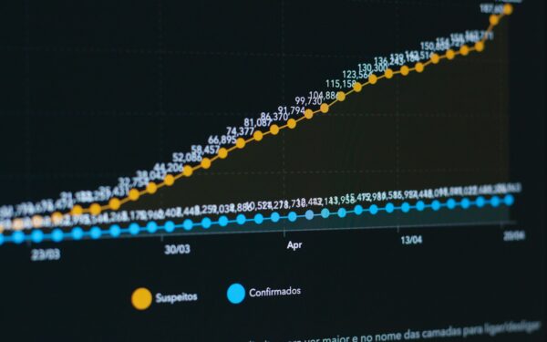 Lietuvos gyventojai senėja, o dirbančiųjų mažėja: kaip demografiniai pokyčiai jau dabar keičia ekonomiką