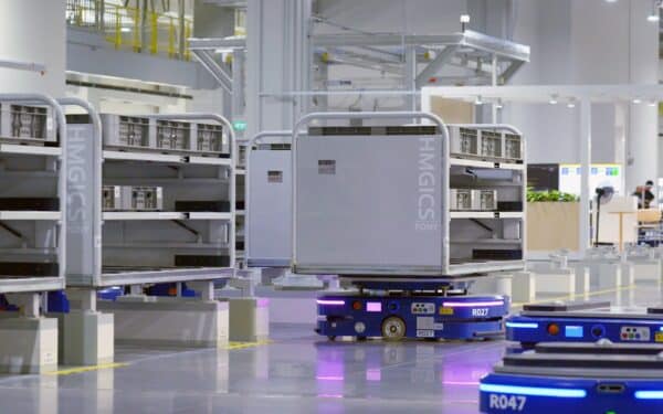 Skaitmeniniai sandėliai ir išmanūs maršrutai: kaip logistikos automatizacija perbraižo tiekimo grandines