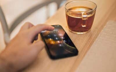 Telefonų ekrano užraktas nebėra pakankamas: šiuolaikiniai būdai apsaugoti turinį nuo smalsių žvilgsnių