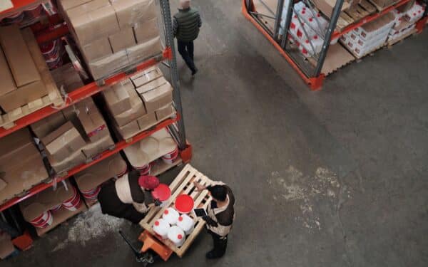 Tiekimo grandinių perstatymas po krizių: kaip Baltijos gamintojai persidera su partneriais ir valdo rizikas