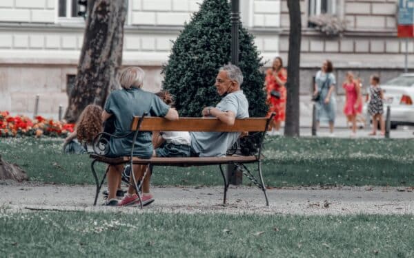 Vakaras parke be telefono: kaip atgaivinti vasaros laisvalaikį mieste ir iš tiesų pailsėti