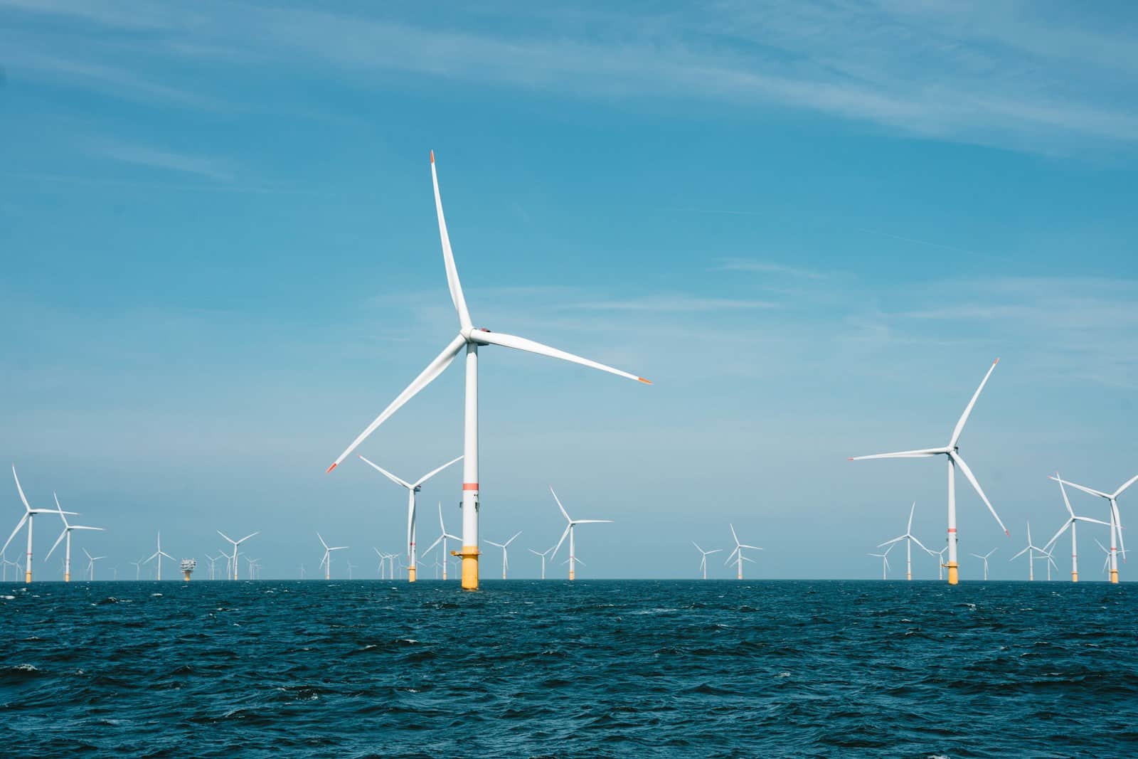 Vėjo energetika krante ir jūroje: kaip artimiausiais metais gali keistis elektros kaina ir infrastruktūra