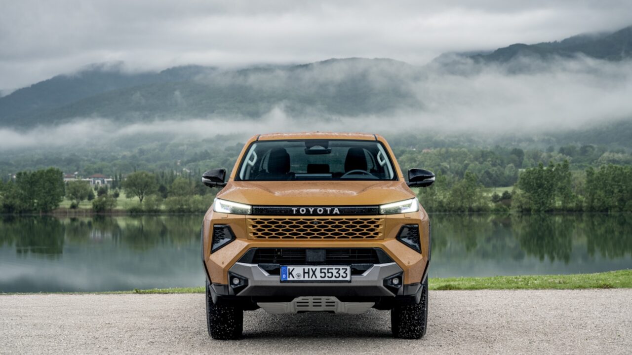 „Toyota Hilux 2.8“ dalinis hibridas jau atvyko į „Toyota“ atstovybes Lietuvoje