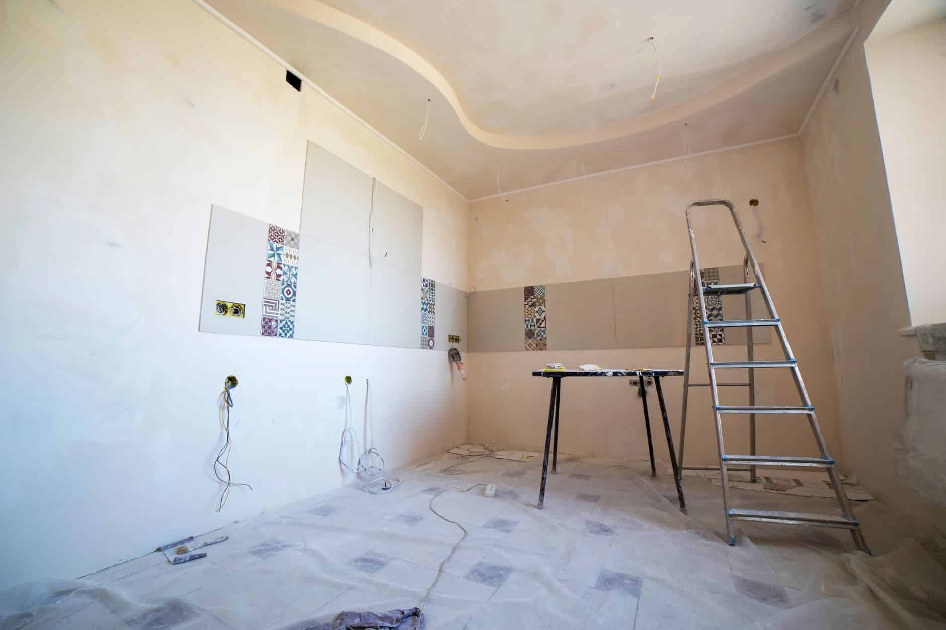 Asmeninės paskolos būstui remontuoti: kada jos gali būti išeitis, o kada geriau luktelėti