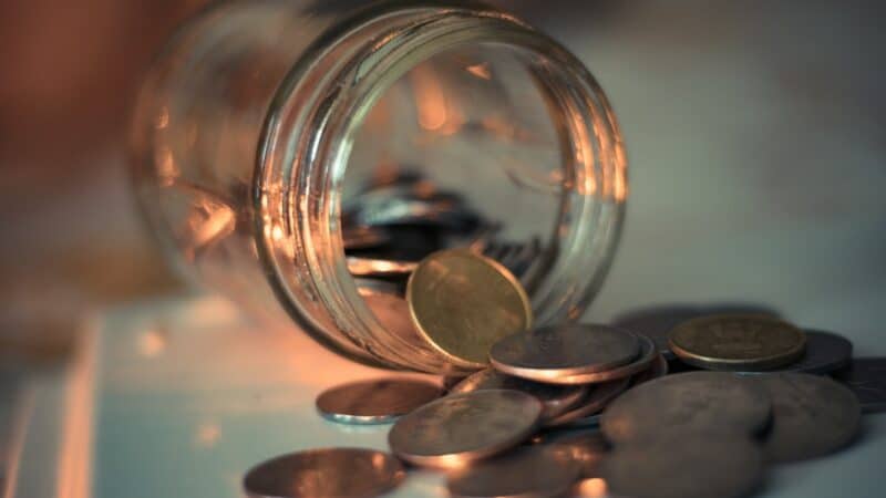 Asmeninis rezervų fondas: kaip susikurti finansinę „oro pagalvę“, kuri realiai veikia kasdienybėje