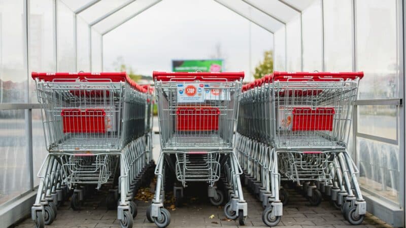 Didelė užsienio mažmeninės prekybos grupė žvalgosi Baltijos rinkoje: kokių pokyčių gali sulaukti pirkėjai ir tiekėjai