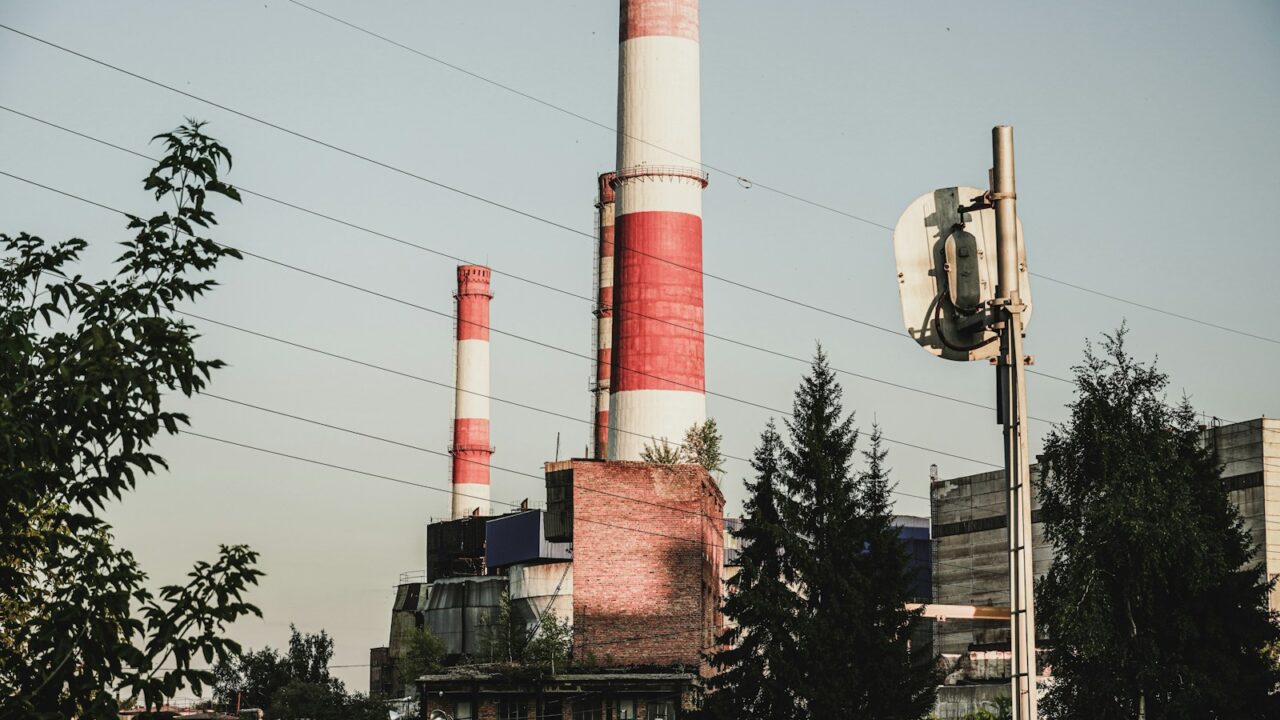 Gamybos įmonė investuoja į saulės parką ir energijos kaupimą: ką tai reiškia sąnaudoms ir konkurencingumui