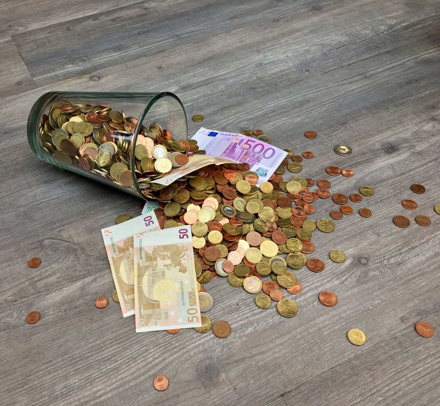 Indėlių palūkanos ir saugus taupymas: kaip šiandien protingai laikyti santaupas lietuviškuose bankuose