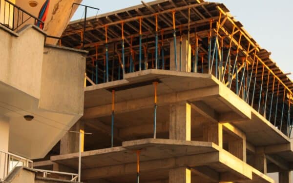 Individualaus namo statybos biudžetas: kaip realistiškai planuoti išlaidas ir išvengti nemalonių staigmenų