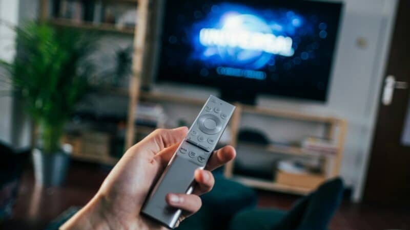 Išmanūs televizoriai jau seniai nebėra tik ekranai: kokius nustatymus verta peržiūrėti kiekvienam