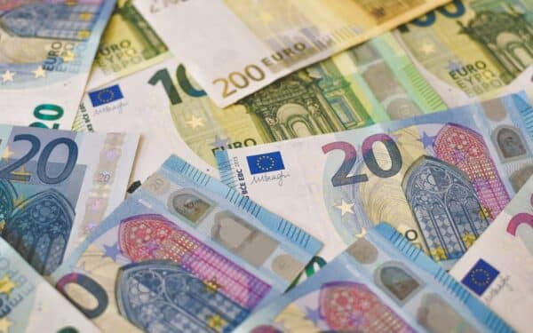 Ką reiškia palūkanų normų pokyčiai: kaip kinta paskolų ir kasdienių finansų kaina Lietuvoje