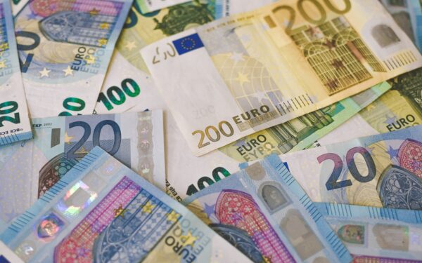 Kaip atlyginimų augimas lėtai pasiveja kasdienes išlaidas: 7 žingsniai, padedantys išlaikyti perkamąją galią