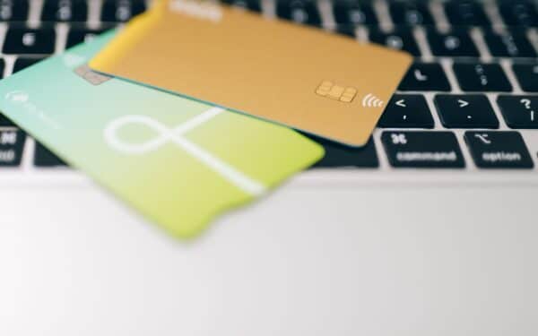 Kaip augant elektroniniams atsiskaitymams neprarasti kontrolės: mokėjimų abonementai ir smulkūs nurašymai