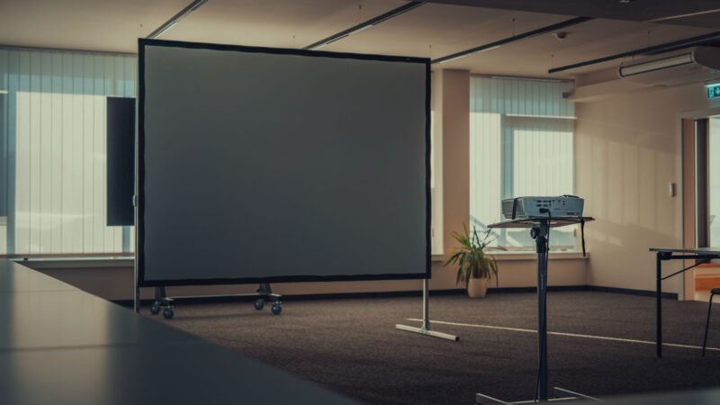 Kaip įmonės derasi dėl nuomos biurams po nuotolinio darbo bangos: ko prašo nuomininkai ir ką siūlo savininkai