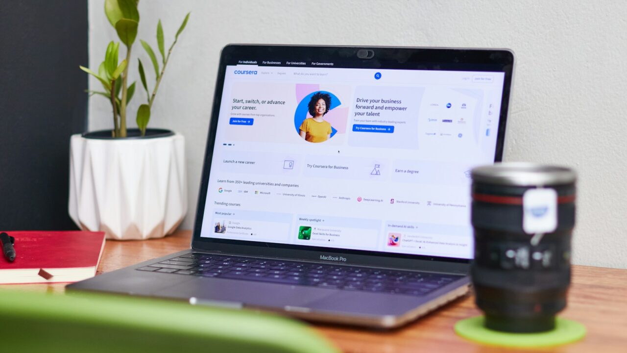 Darbo paieškoje atsirado naujos taisyklės: ką būtina žinoti apie DI filtrus ir „LinkedIn“?