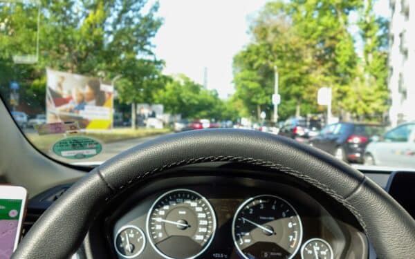 Kasdienės išlaidos automobiliui: kaip įvertinti tikrąją nuosavo transporto kainą ir kada verta svarstyti alternatyvas
