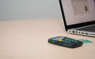Kreditinės kortelės ar vartojimo paskola: kaip protingai skolintis kasdieniams poreikiams ir didesniems pirkiniams