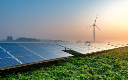 Skuodo rajone „European Energy“ vysto hibridinį vėjo, saulės ir energijos kaupiklių parką