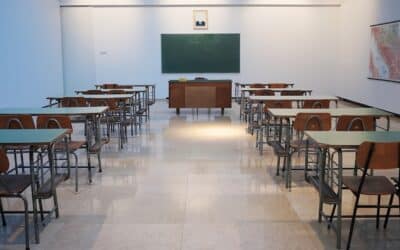 Pedagogų trūkumo krizė regionuose gilėja: kokios švietimo politikos priemonės dar gali suveikti