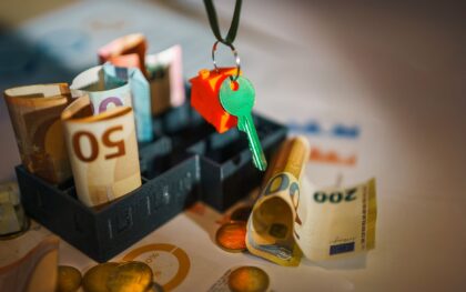 Kodėl centriniai bankai kelia palūkanas? Sprendimas skaudus gyventojams, bet turi labai aiškų tikslą