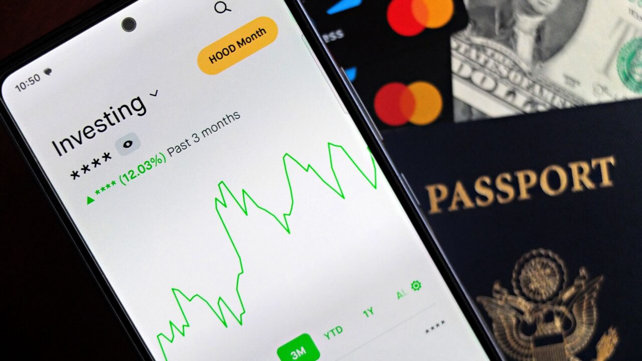 Investuojate į ETF? Šios dažnos klaidos naujokams per ilgą laiką gali kainuoti tūkstančius eurų