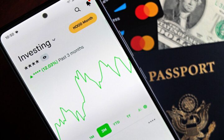 Investuojate į ETF? Šios dažnos klaidos naujokams per ilgą laiką gali kainuoti tūkstančius eurų