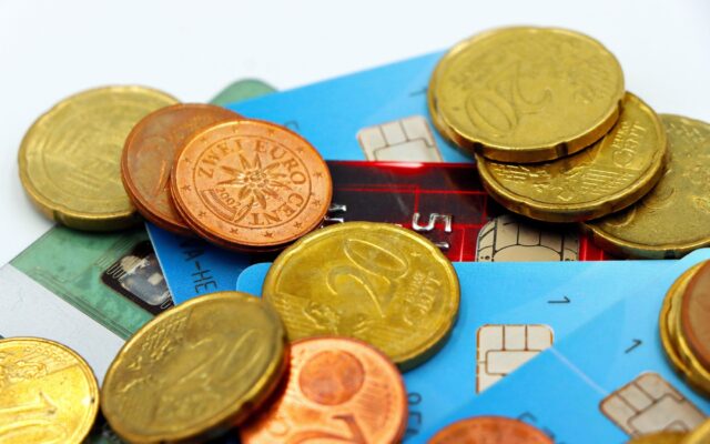 Europa ruošia alternatyvą „Visa“ ir „Mastercard“: štai kaip veiktų naujasis skaitmeninis euras