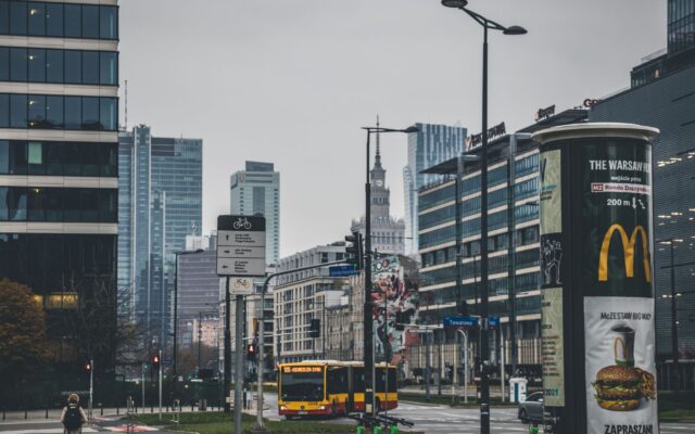 Lenkijos ekonominis stebuklas stebina Europą: nuo skurdžios kaimynės iki didžiųjų valstybių stalo