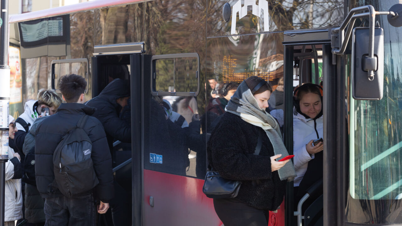 Vilniaus taryba nepritarė siūlymui iki metų pabaigos viešąjį transportą padaryti nemokamą