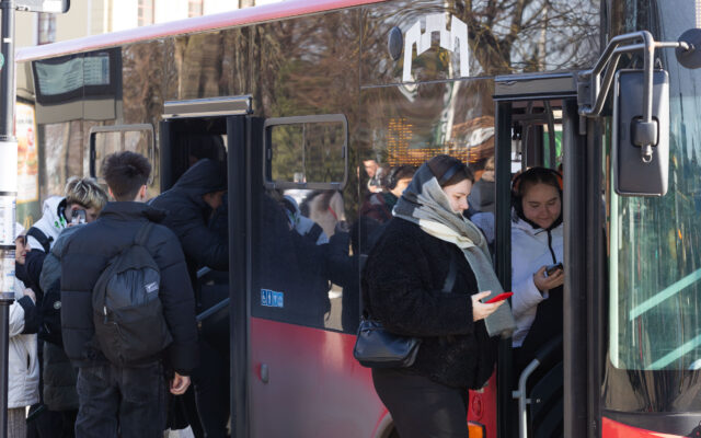Vilniaus taryba nepritarė siūlymui iki metų pabaigos viešąjį transportą padaryti nemokamą