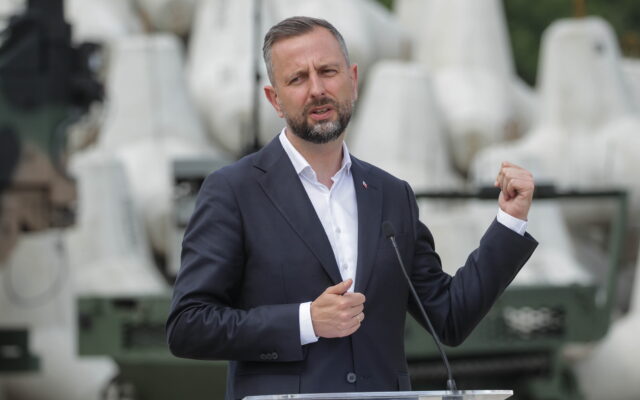 Lenkija ir Ispanija už 5,4 mlrd. eurų kartu pirks „Airbus“ degalų papildymo orlaivius