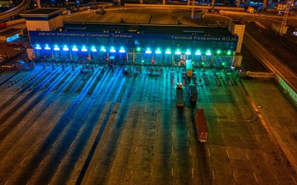 Regioninis logistikos centras Baltijos šalyse stato naują terminalą: ko tikėtis vežėjams ir klientams
