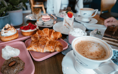 Sekmadienio vėlyvieji pusryčiai draugų rate: kaip susikurti jaukų brunch ritualą be skubos ir chaoso