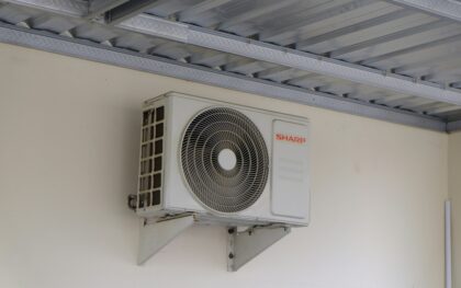Planeta kaista, kondicionierių daugėja: išsigelbėjimas nuo karščio gali dar labiau kaitinti klimatą