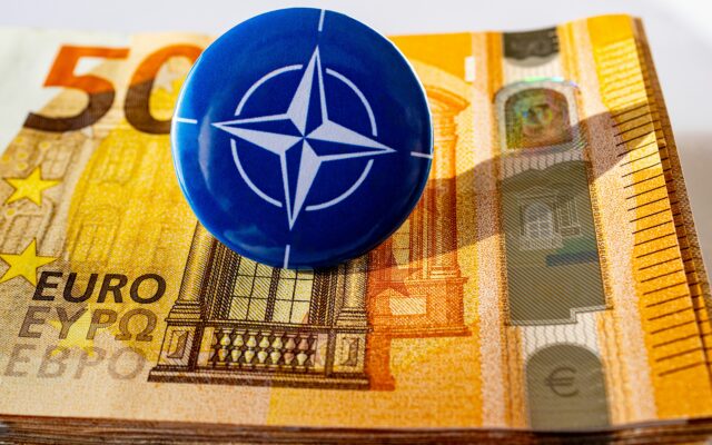 Europos ginklavimosi bumas įsibėgėja: 400 mlrd. eurų gali pakeisti ne tik jos kariuomenę