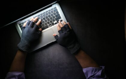 Tyrimas: 4 iš 10 vaikų jau susidūrė su sukčiais ir pavojingu turiniu internete