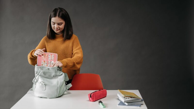 Vasara, mokykla ir pinigai: kaip pasiruošti vaikų išlaidoms ir nesujaukti šeimos biudžeto