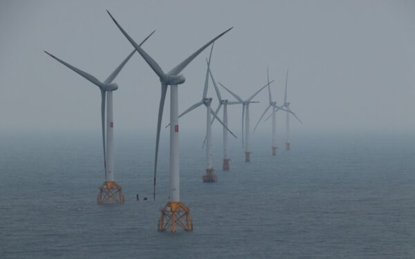 Vėjo parkai jūroje Baltijoje: ką nauja energetikos kryptis gali atnešti namų ūkiams ir verslams