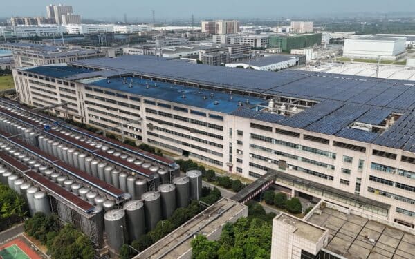 Vidutinė pramonės įmonė investuoja į energijos efektyvumą: kaip modernizacija keičia kaštus ir konkurencingumą