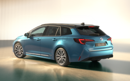 „Toyota“ išskirtinėmis versijomis mini „Corolla“ 60-metį