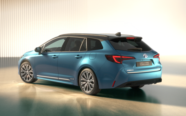 „Toyota“ išskirtinėmis versijomis mini „Corolla“ 60-metį